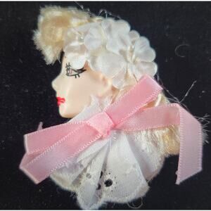 Glamour Lady Head Brooch Face With White Lace and Pink Ribbon 1980's Gift Box